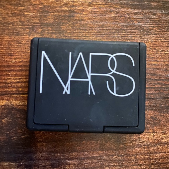 NARS Orgasmn Blush with shimmier highlight glow - Picture 4 of 4